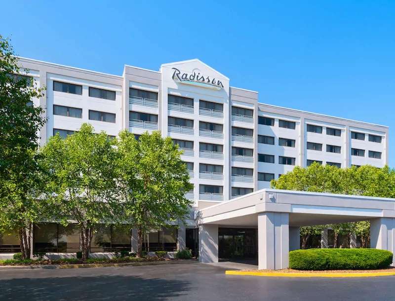 Airport: Radisson Hotel (BNA) Background