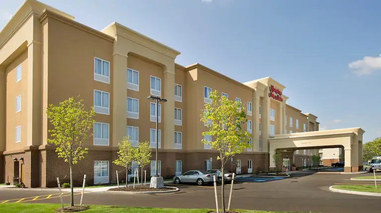 Airport: Hampton Inn & Suites (BUF) Background