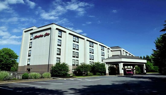 Airport: Hampton Inn Albany Wolf Road (ALB) Background