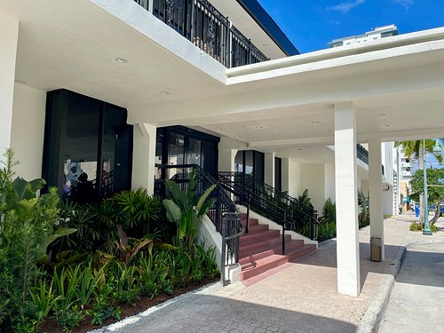 Airport: The Harrison Hotel Downtown Hollywood (FLL) Background