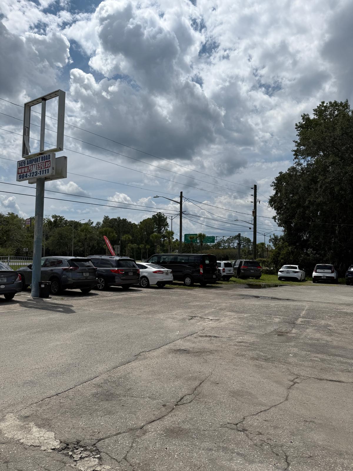 Airport: VParkUFly (JAX) Background