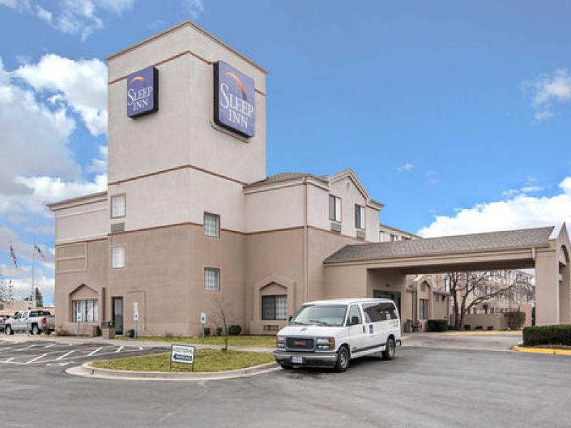 Airport: Sleep Inn Kansas City Airport (MCI) Background